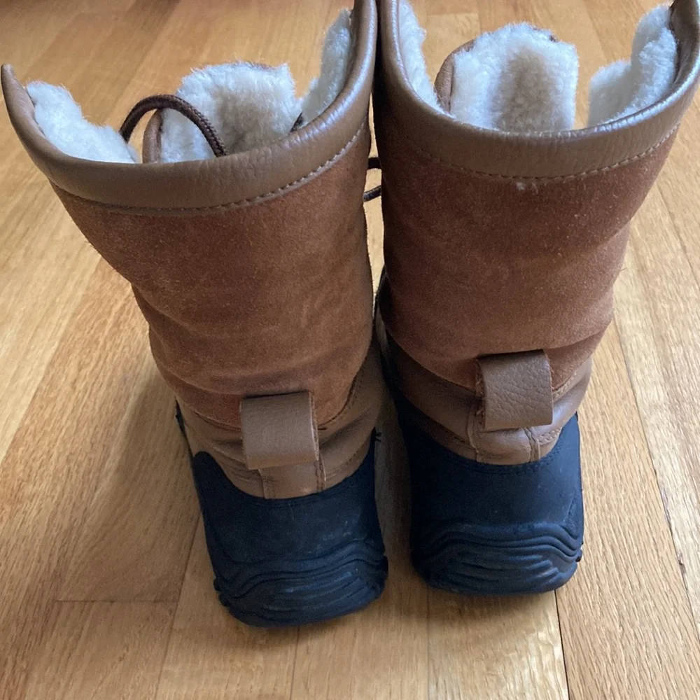 UGG Brown Leather Lace-Up Winter Boots with Shearling Collar